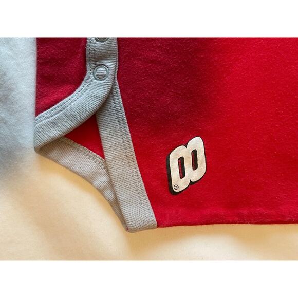 Newborn Dale Earnhardt Jr. Baby Bodysuit #8 Red NASCAR Racing Fan Size Newborn - Picture 4 of 6